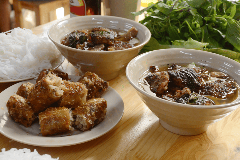 Bun cha que tre is a classic Hanoian meal (Source: Canva)